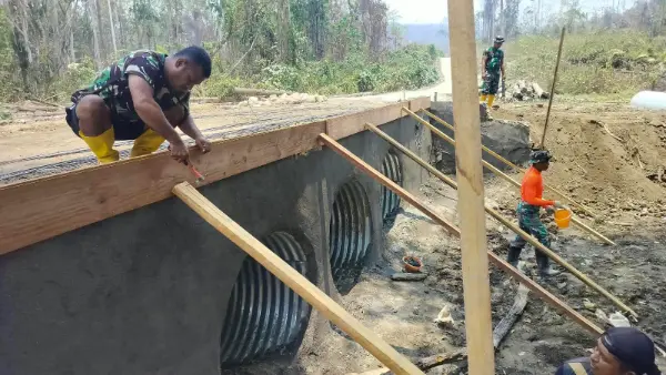 Pembangunan Jembatan Armco Dikerjakan TNI Terus Berlanjut, Progres Pembangunan Semakin Menunjukkan Kemajuan