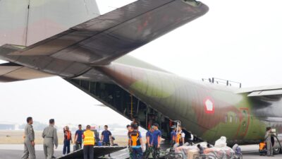 Hari Kedelapan Belas Penanganan Gempa NTT, TNI Kirim 1.054,603 Ton Bantuan