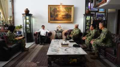 Kapuskes TNI Anjangsana ke Sesepuh TNI, Perkuat Nilai Sapta Marga dan Sumpah Prajurit Kapuskes TNI Anjangsana ke Sesepuh TNI, Perkuat Nilai Sapta Marga dan Sumpah Prajurit
