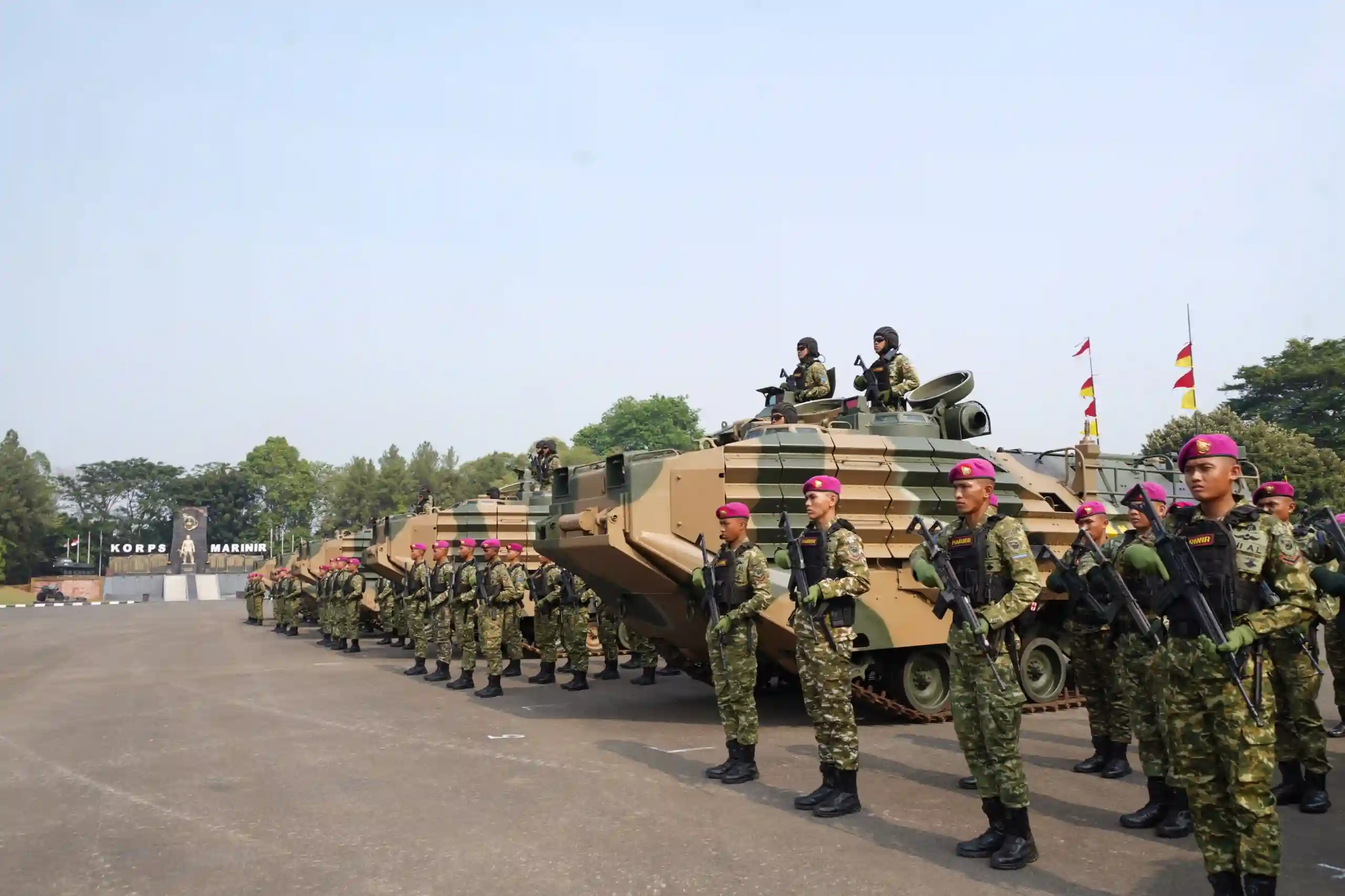 Modernisasi Alutsista Marinir, Panglima TNI Serahkan Ranpur AAV M-35 Kepada TNI Angkatan Laut