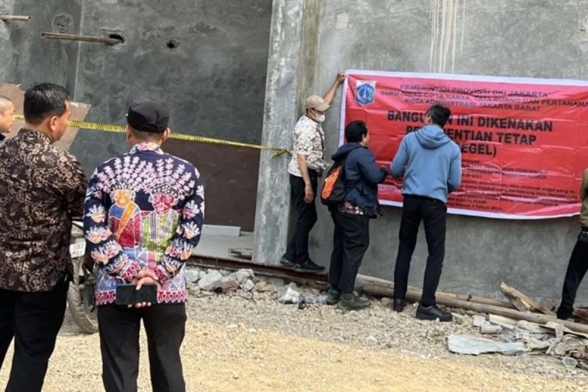 Tempat Padel di Jakarta Barat Disegel Karena Belum Punya Izin