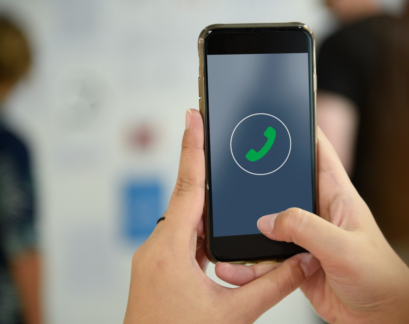 Mengelola Kontak Tak Diinginkan di WhatsApp