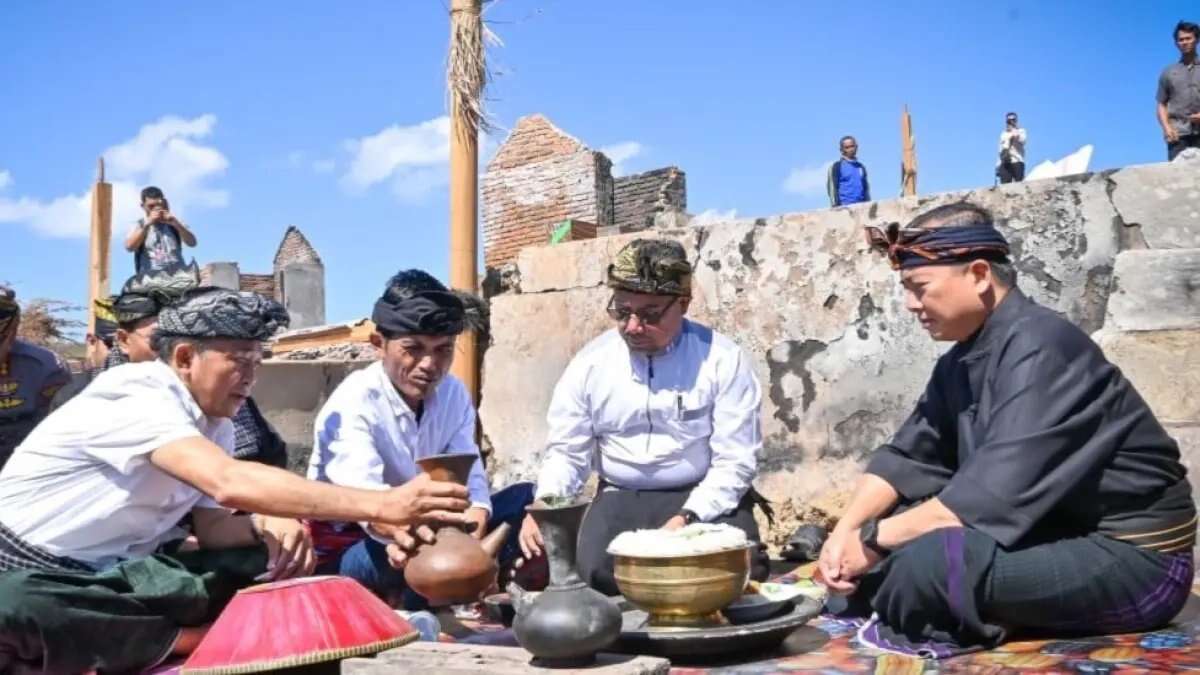 Rekonstruksi Desa Sade Pasca Kebakaran: Langkah dan Strategi Pemerintah