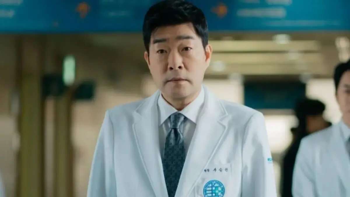 Peran Son Hyun Joo Sebagai Direktur Rumah Sakit dalam Drama Doctor X