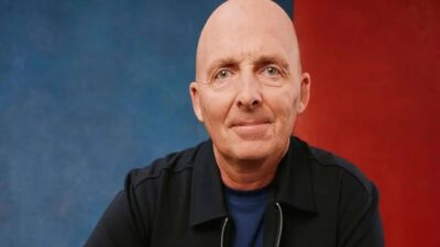 Klarifikasi Mike Dean atas Kontroversi Komentar