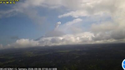 Erupsi Bersamaan: Empat Gunung Api Indonesia Meletus pada Hari yang Sama