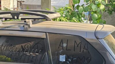 8 Langkah Efektif Membersihkan Abu Vulkanik dari Mobil