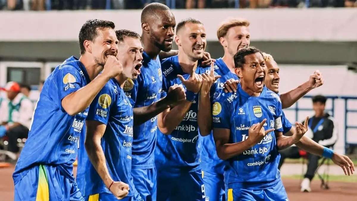 Persib Bandung Raih Kemenangan Dramatis atas PSM Makassar