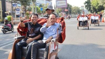 Pemberian 200 Becak Listrik Untuk Pengemudi di Cirebon