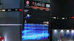 IHSG Mengalami Koreksi Ringan di Tengah Ketegangan Pasar