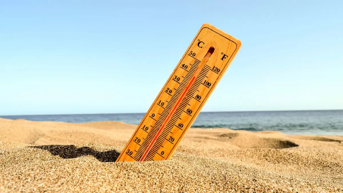Cuaca Panas Ekstrem di Surabaya: Suhu Tembus 35 Derajat Celcius