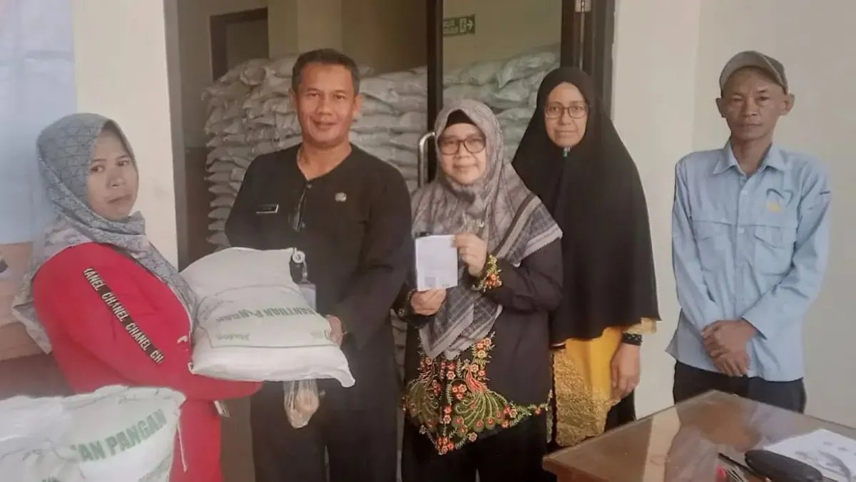 Pemerintah Salurkan Bantuan Pangan ke Rangkapan Jaya