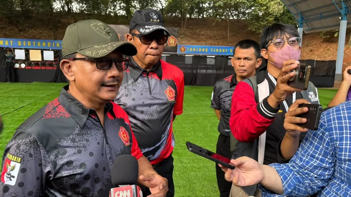 Pertarungan Seru Atlet Menembak dalam Turnamen Piala Panglima TNI