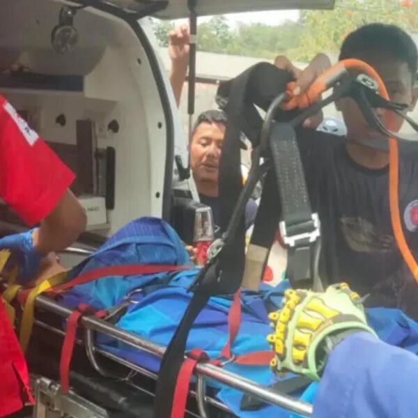Kecelakaan Minibus di Depok: 13 Penumpang Terpaksa Dilarikan ke Rumah Sakit