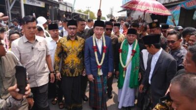 Kunjungan Istimewa Jokowi ke Padepokan Anti-Galau di Cirebon