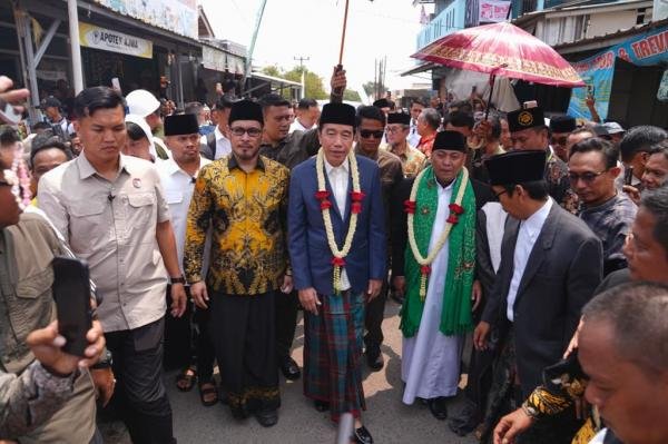 Kunjungan Istimewa Jokowi ke Padepokan Anti-Galau di Cirebon