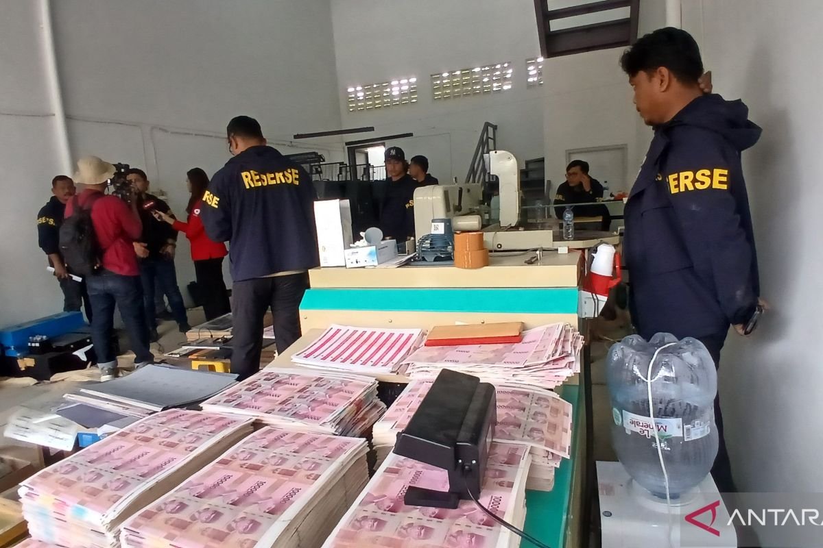 Kasus Uang Palsu Dolar Singapura: Pihak Berwenang Meningkatkan Status Penyidikan