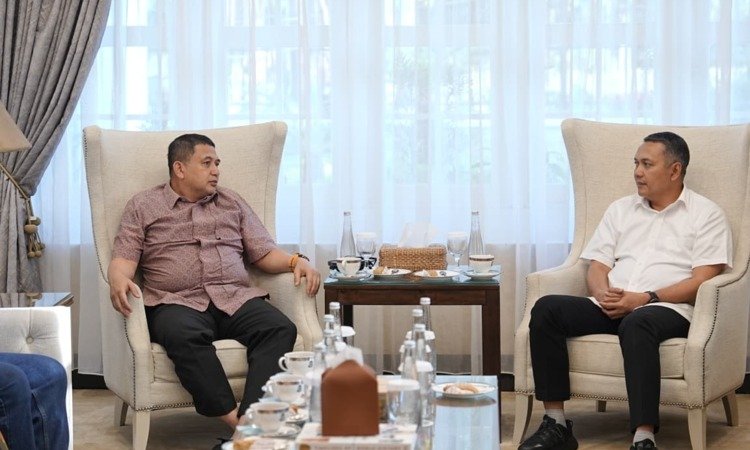 Di tengah antrean yang terjadi di sejumlah SPBU, Pertamina memastikan ketersediaan BBM di Makassar tetap aman