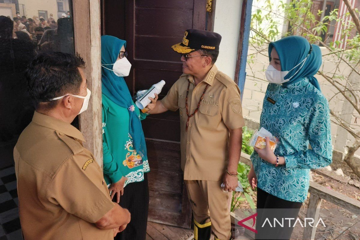 Bantuan Langsung untuk Lansia di Tengah Karhutla