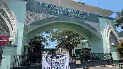 Aksi Unjuk Rasa Mahasiswa UINSA Terhadap Rektor Baru