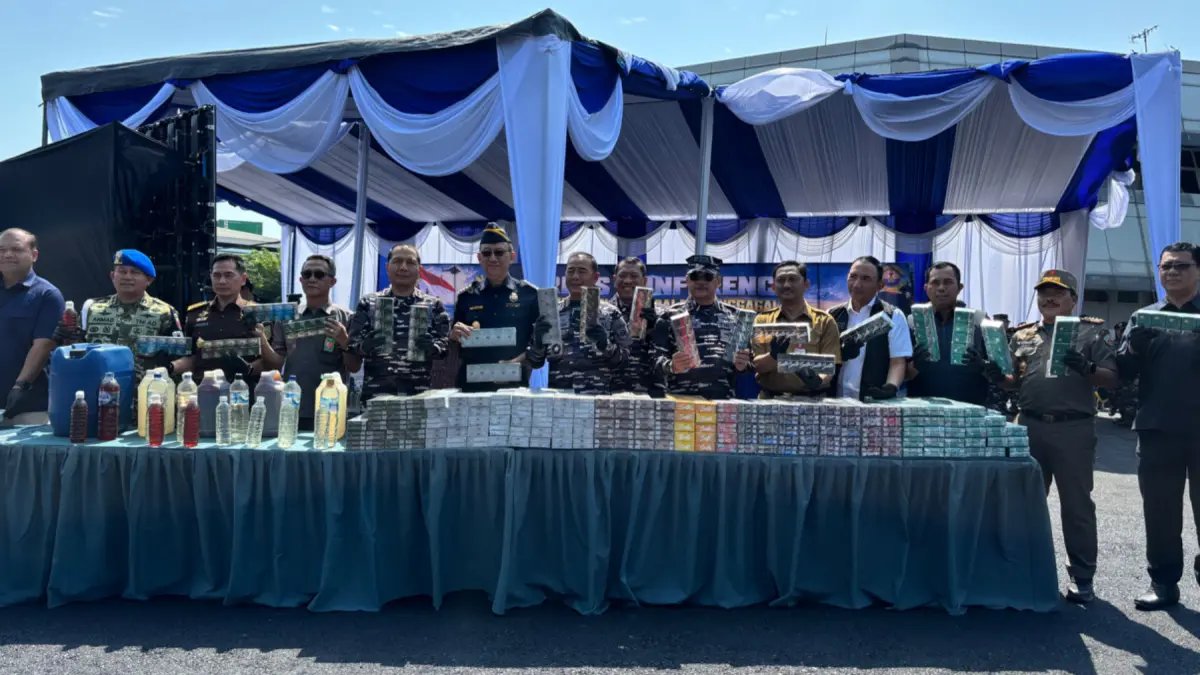 Penggagalan Peredaran Rokok Ilegal oleh TNI AL di Surabaya