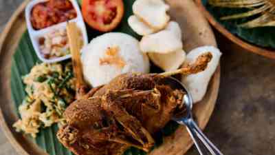 Menikmati Nasi Bebek Legendaris Surabaya: Rekomendasi Terbaik yang Wajib Dicoba