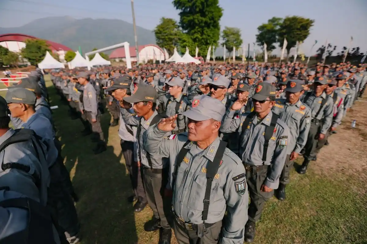 Ribuan Anggota Satlinmas Jawa Tengah Ikuti Apel Akbar di Semarang