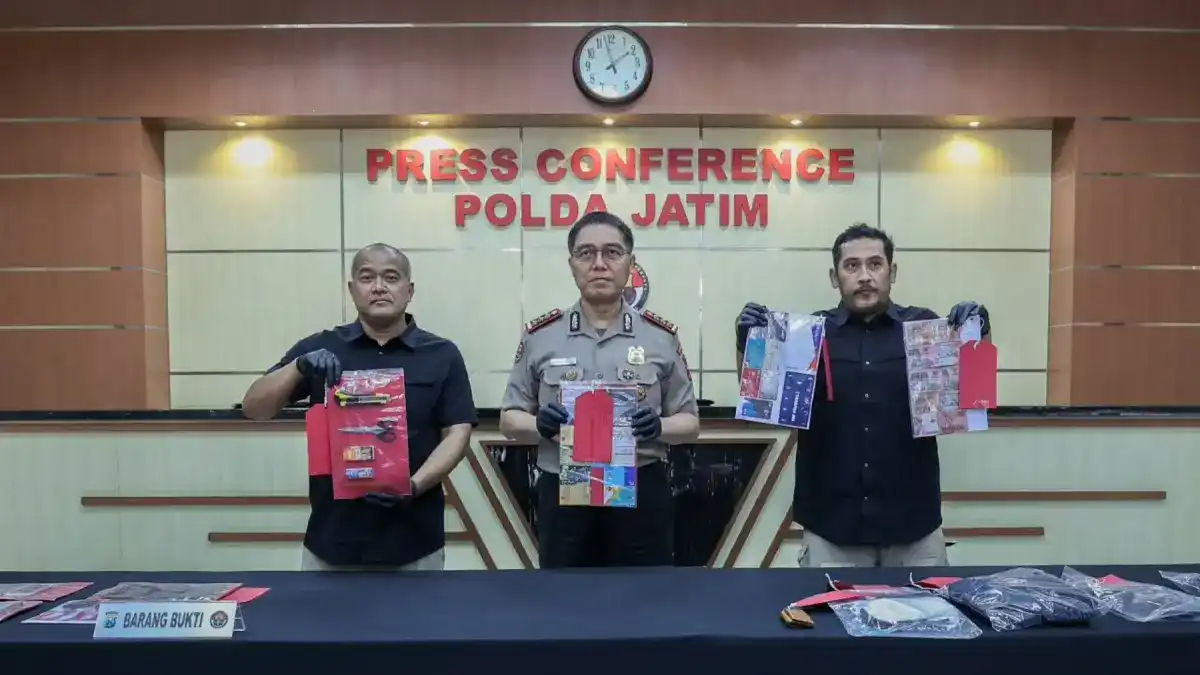 Penangkapan Lima Tersangka Modus Pencurian Ganjal ATM di Malang