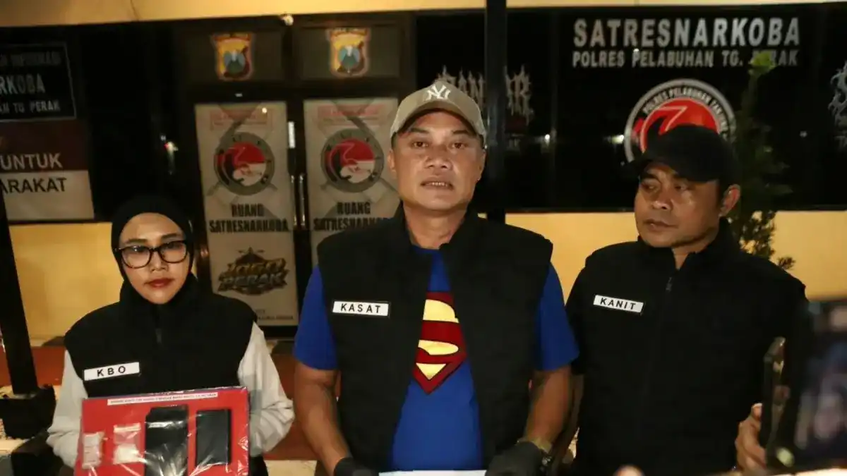 Tindakan Penegakan Hukum Terhadap Penyelundup Narkoba di Surabaya