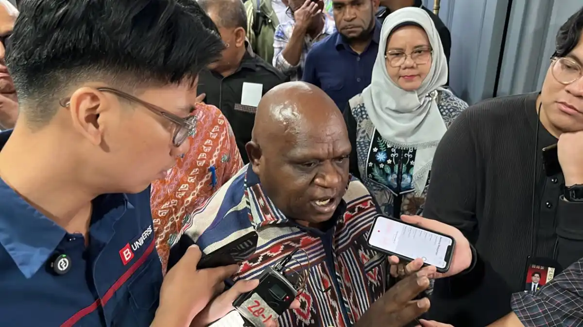 Natalius Pigai Tegaskan Tetap Bekerja di Tengah Isu Reshuffle Kabinet