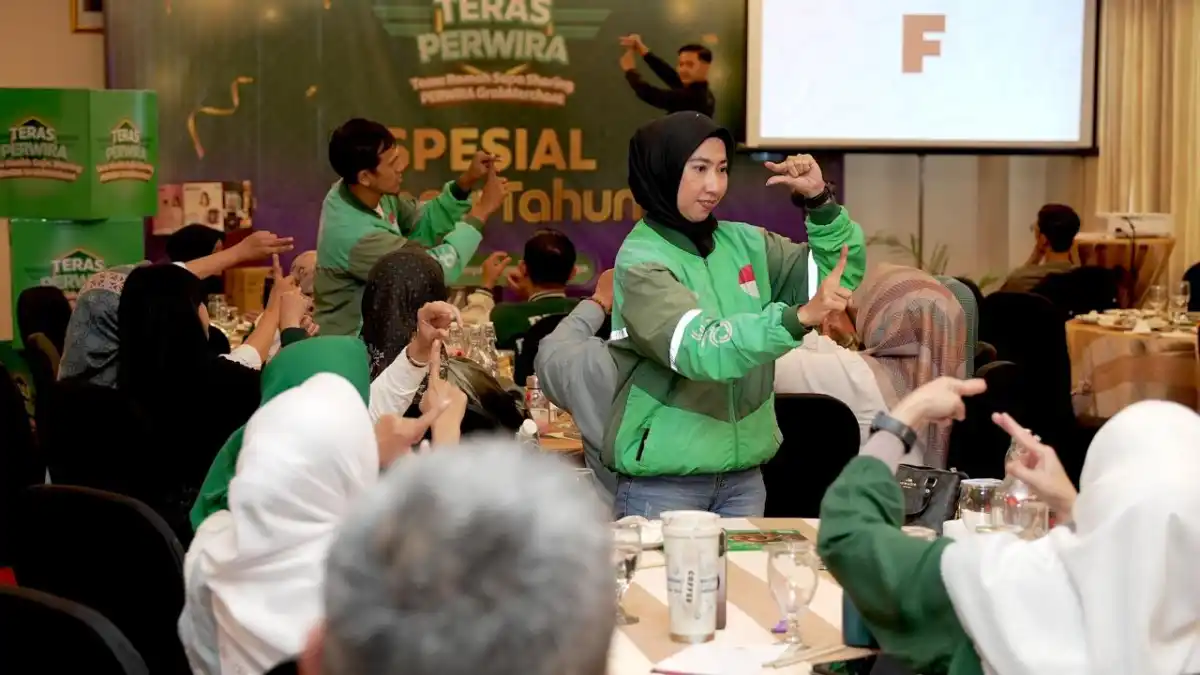 1.000 Rompi Dibagikan ke Pengemudi Disabilitas, Edukasi Bahasa Isyarat Diperluas