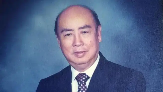 Pertemuan keduanya terjadi melalui Sulardi, sepupu Soeharto, yang menjadi perantara