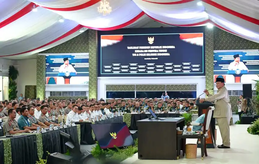 Prabowo Nyatakan Kacamata Bukan Masalah bagi Peserta Rekrutmen TNI-Polri