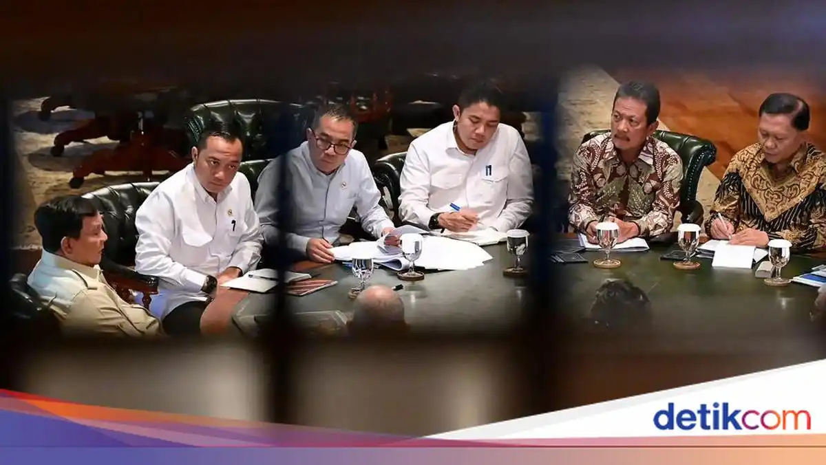 Prabowo Minta Perkembangan Pembangunan Kampung Nelayan Merah Putih