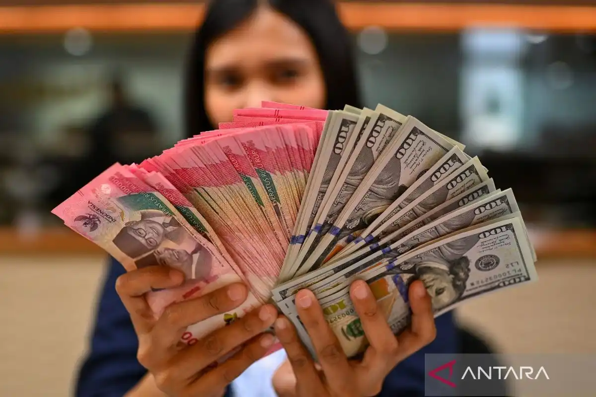 Rupiah Menguat ke Level Rp17.896 per Dolar AS pada Pembukaan Jumat
