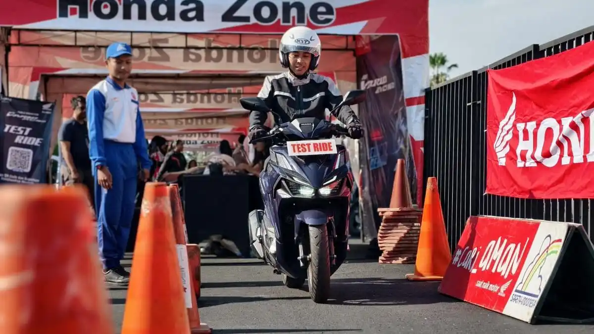 Ribuan Warga Meramaikan Pameran New Honda Vario Evo 160 di Malang