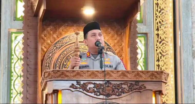 Khatib di Masjid Agung Al-Falah, Kapolres Mempawah Sampaikan Pesan Kamtibmas dan Etika Bermedia Sosial