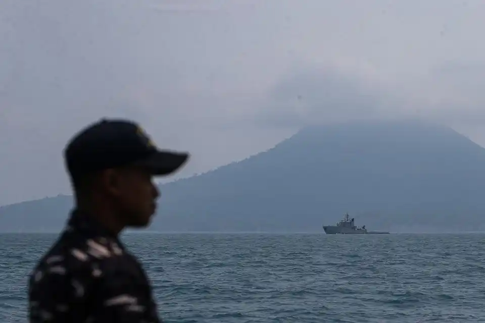 Status Anak Krakatau Kembali Siaga, Warga Diminta Menjauh dari Radius Lima Kilometer