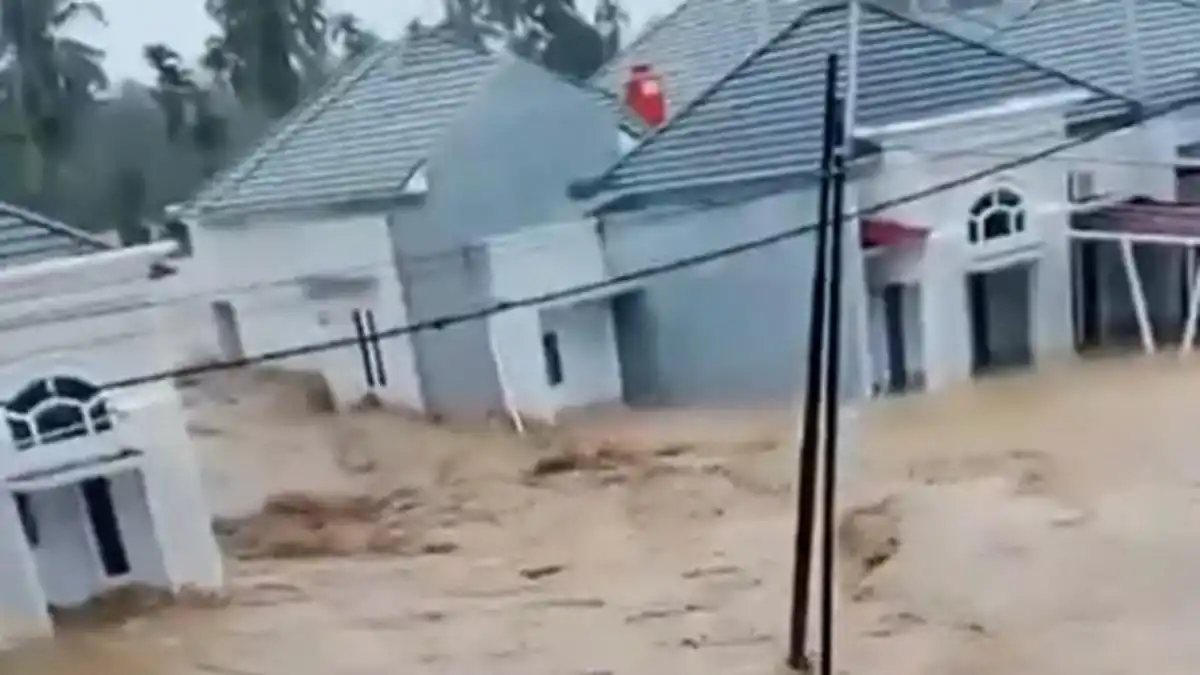 Banjir Setelah Hujan Deras Berdampak pada Tiga Kecamatan di Padang