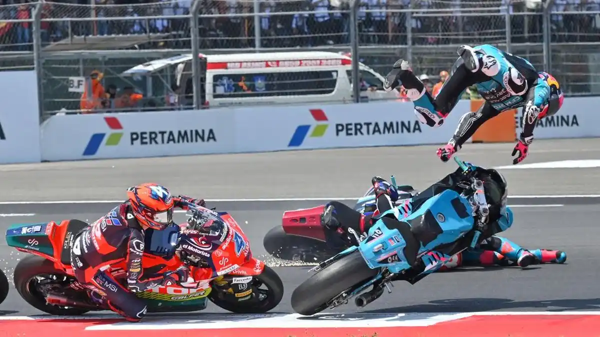 Red Flag Warnai Balapan Moto2 di Pertamina Mandalika 2026