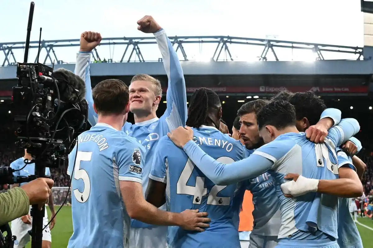 Manchester City Menang Telak atas Liverpool Setelah Gravenberch Diusir di Anfield