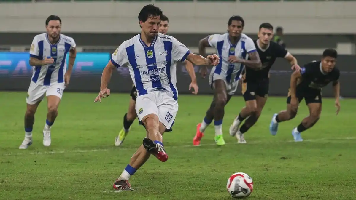 Thom Haye Waspadai Dewa United yang Tampil Berbeda Menjelang Laga Persib