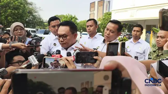 Prabowo Bahas Penanganan Karhutla Bersama Sejumlah Pejabat di Istana