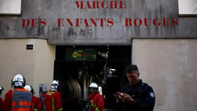 Pasar Bersejarah di Paris Ludes Dilalap Api, Wali Kota Sebut Hancur Total