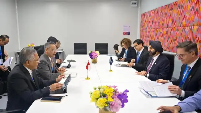 Suahasil Nazara Tegaskan Disiplin Fiskal Indonesia dalam Pertemuan dengan Presiden Bank Dunia