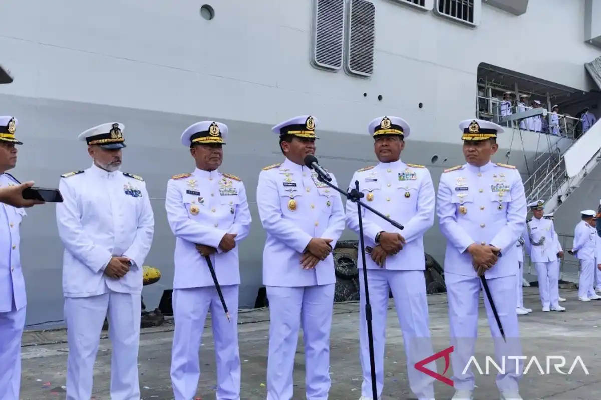 Agenda Pertahanan dan Evaluasi Pemerintahan Mewarnai Berita Politik 13 Oktober