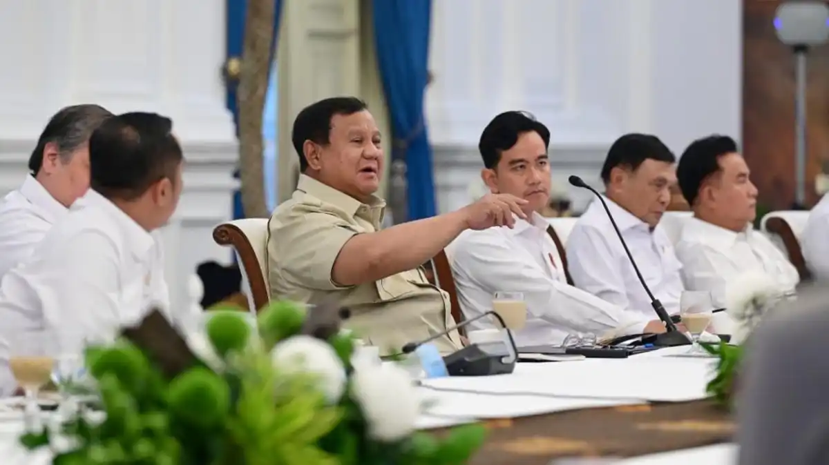 Dua Tahun Pemerintahan Prabowo-Gibran: Penyampaian Capaian dan Hak Publik atas Informasi